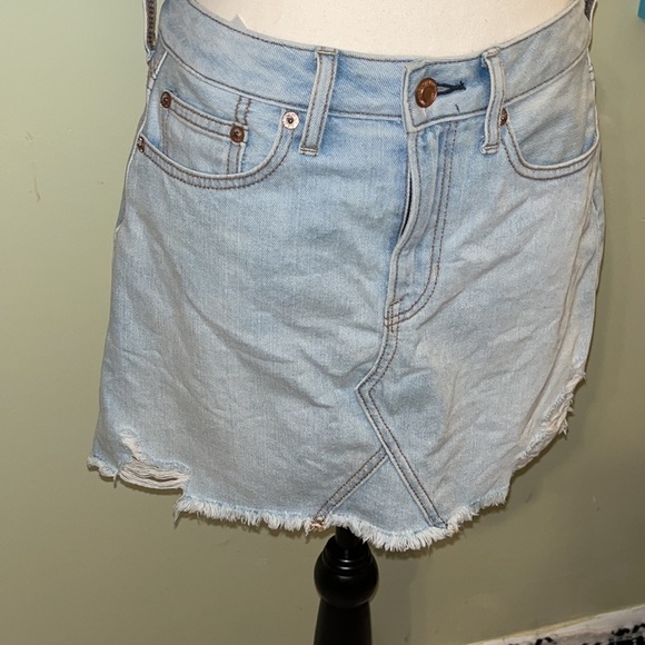 American Eagle Outfitters distressed light wash mini denim skirt - Picture 5 of 17